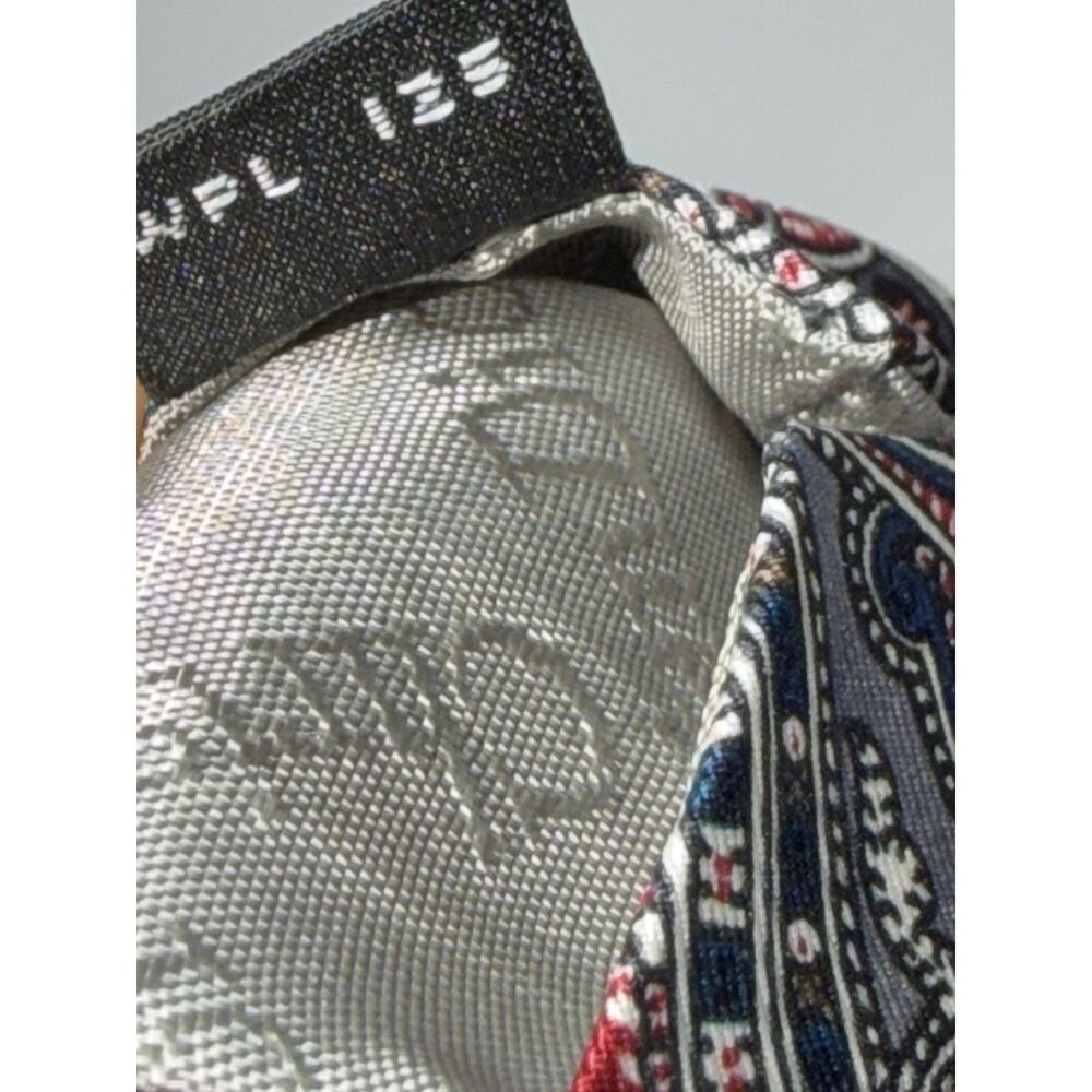 Vintage Christian Dior Tie 57x3.5 Mens Luxury Paisley Gray Executive Business - Picture 8 of 8